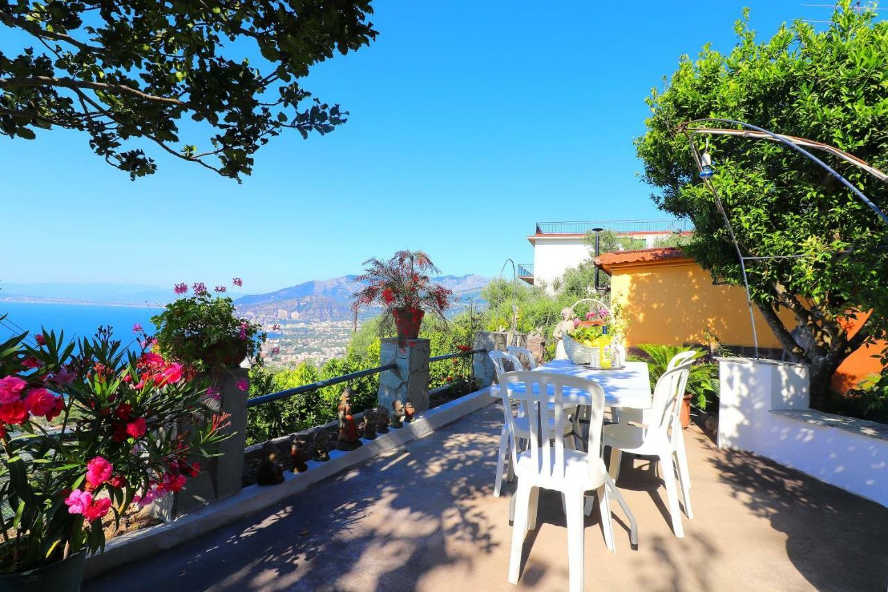 Апартаменты La Rosa Del Sud - De Vivo Realty Сорренто Экстерьер фото
