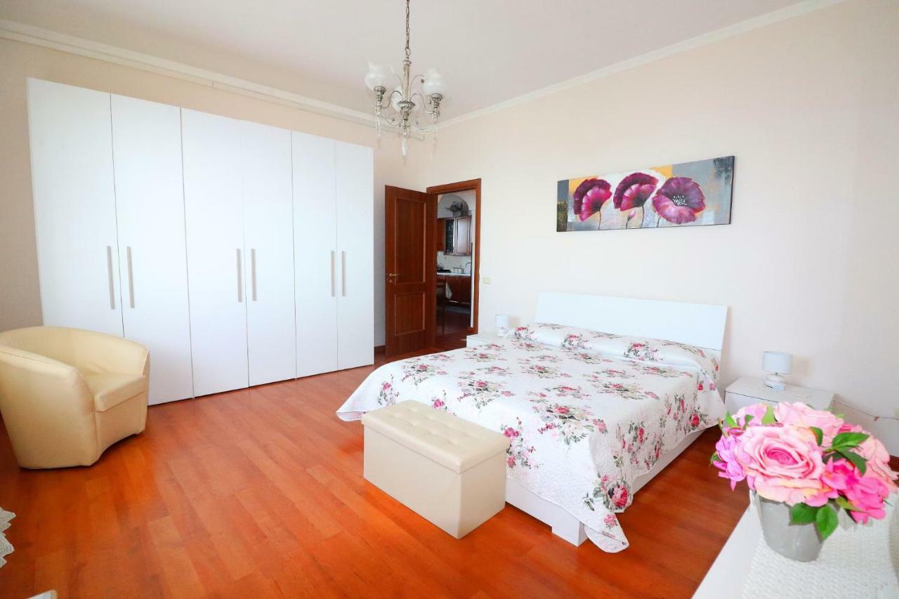 Апартаменты La Rosa Del Sud - De Vivo Realty Сорренто Экстерьер фото