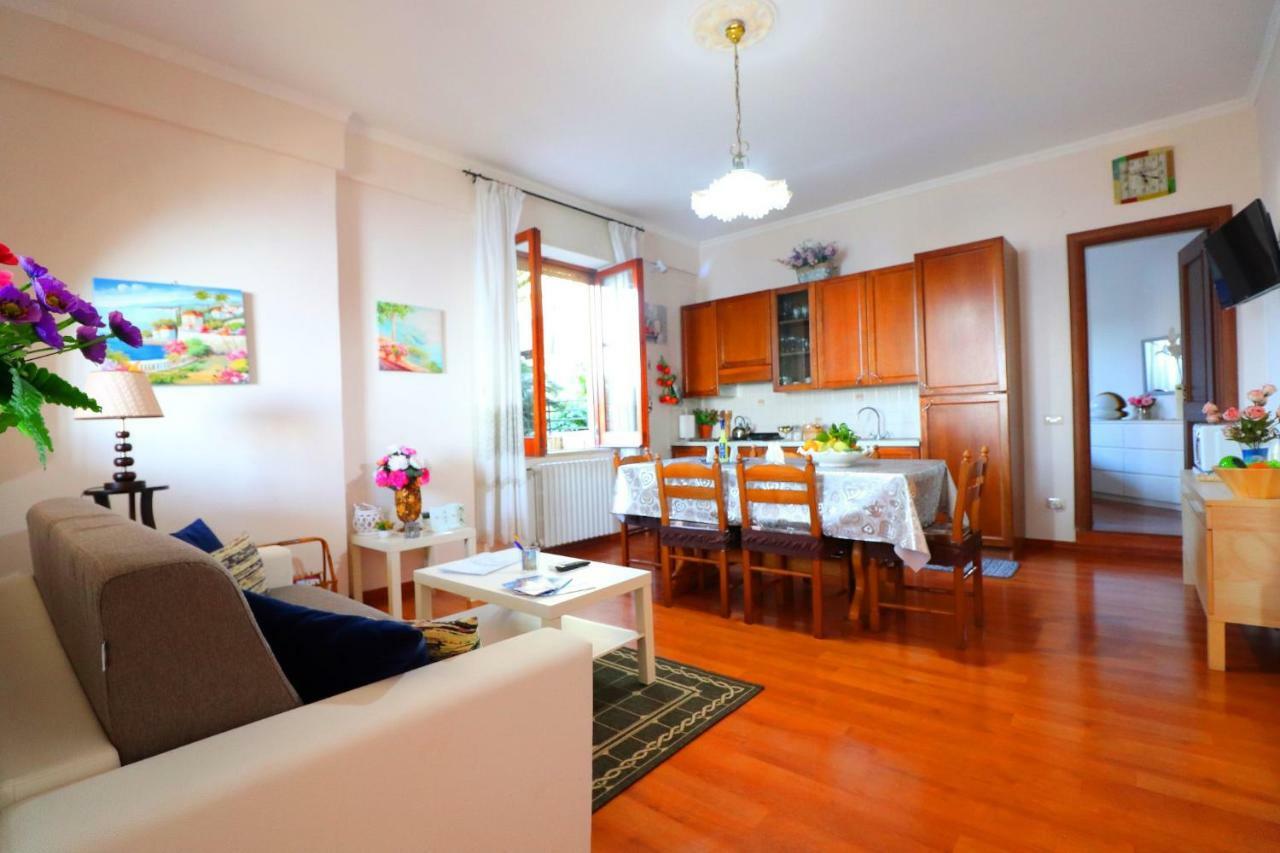 Апартаменты La Rosa Del Sud - De Vivo Realty Сорренто Экстерьер фото